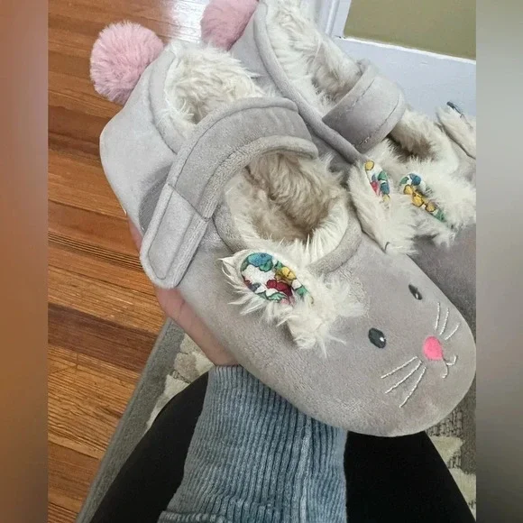 Mini Boden bunny slippers - Picture 2 of 6